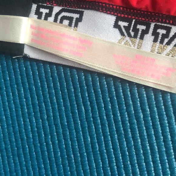 Victoria’s Secret Pink Wireless Lightly Lined Bra Red Black White Gold Logo Band - Picture 12 of 12